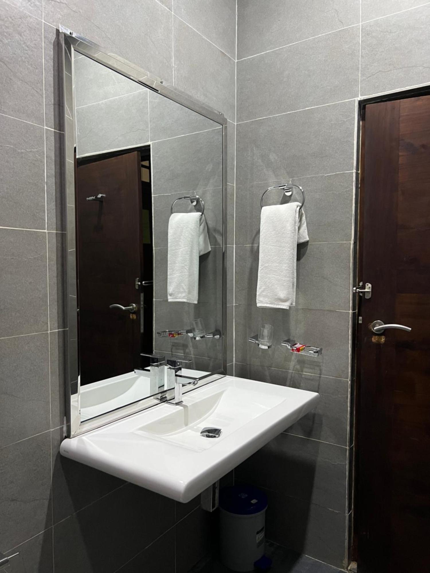 Lohas Beach Resort Villa Kalutara Extérieur photo